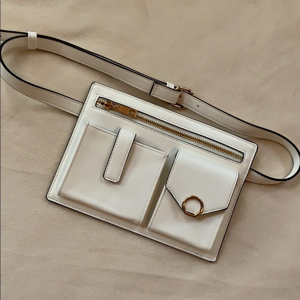 Women’s modern fanny pack!